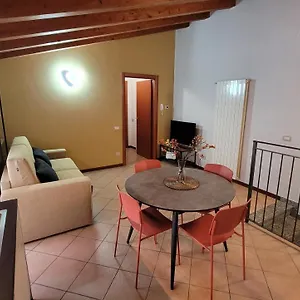 https://dimora-larius.it-lombardy.com