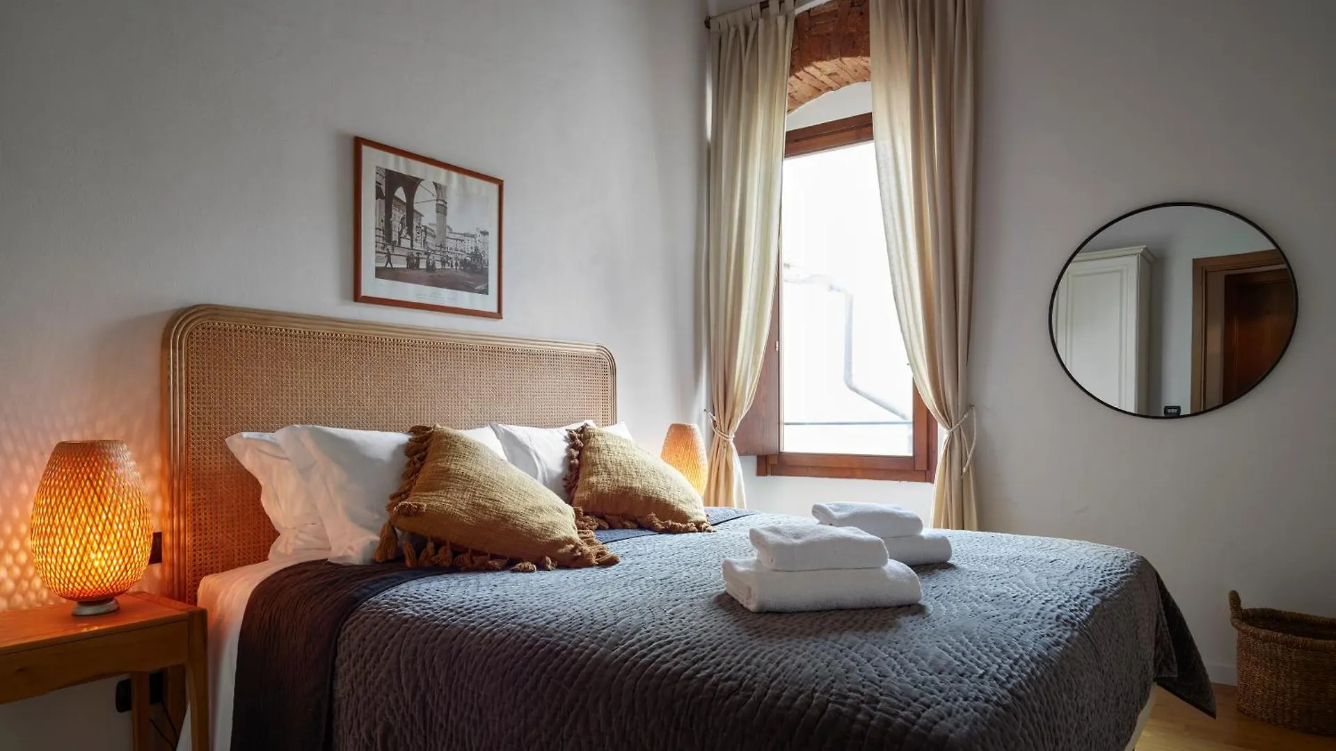 Apartment One Of A Kind Near The Duomo W/Balcony Palace Apt Florence
