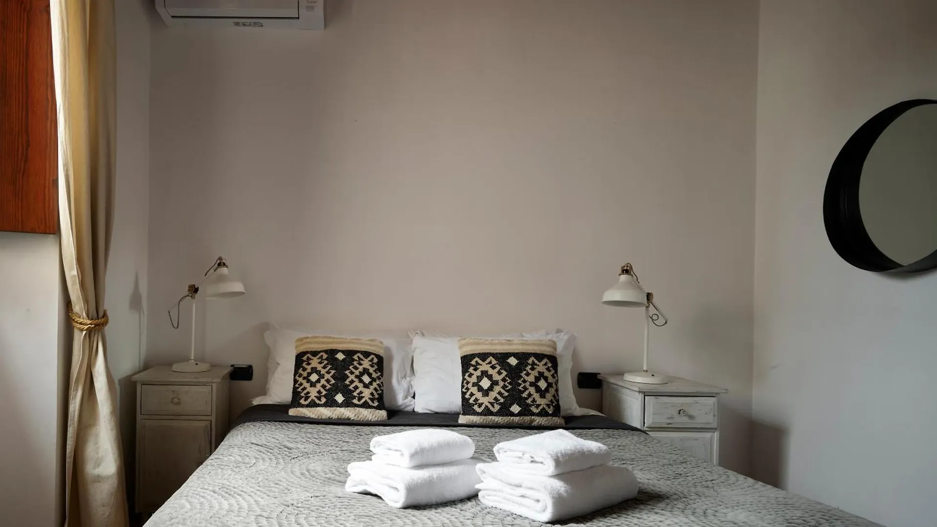 One Of A Kind Near The Duomo W/Balcony Palace Apt Florence 0*,