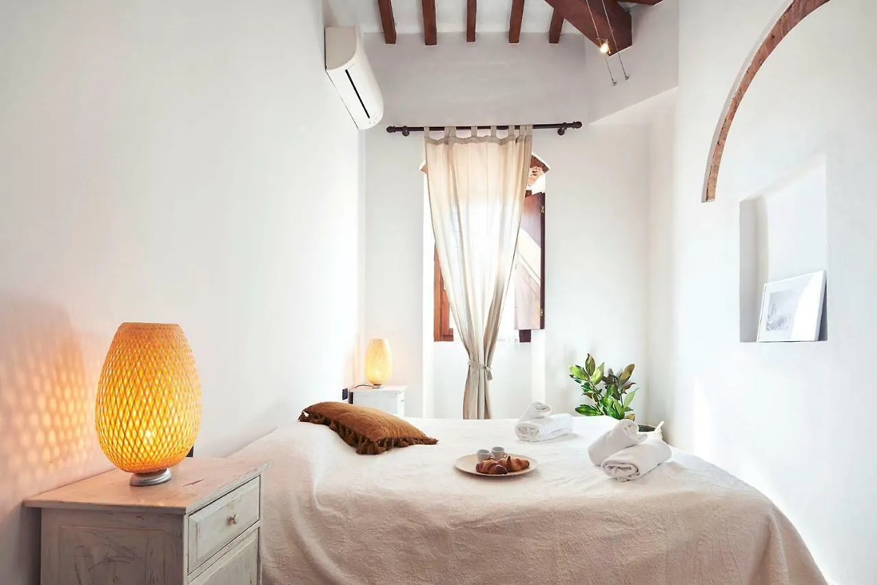One Of A Kind Near The Duomo W/Balcony Palace Apt Florence 0*,