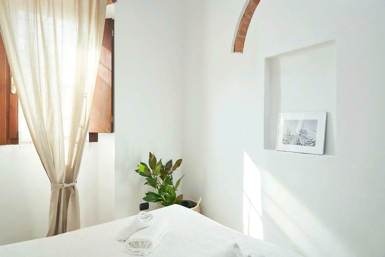 Apartment One Of A Kind Near The Duomo W/Balcony Palace Apt Florence